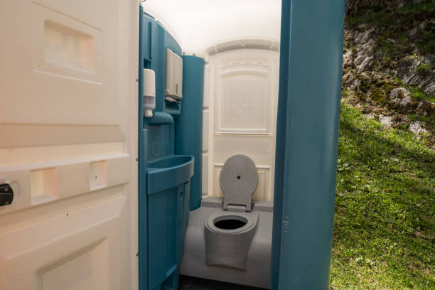 Best Portable bathroom rental  in Bonner Springs, KS